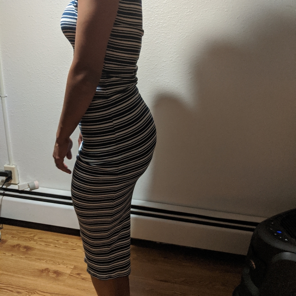 Dress - Picture 4 of 6